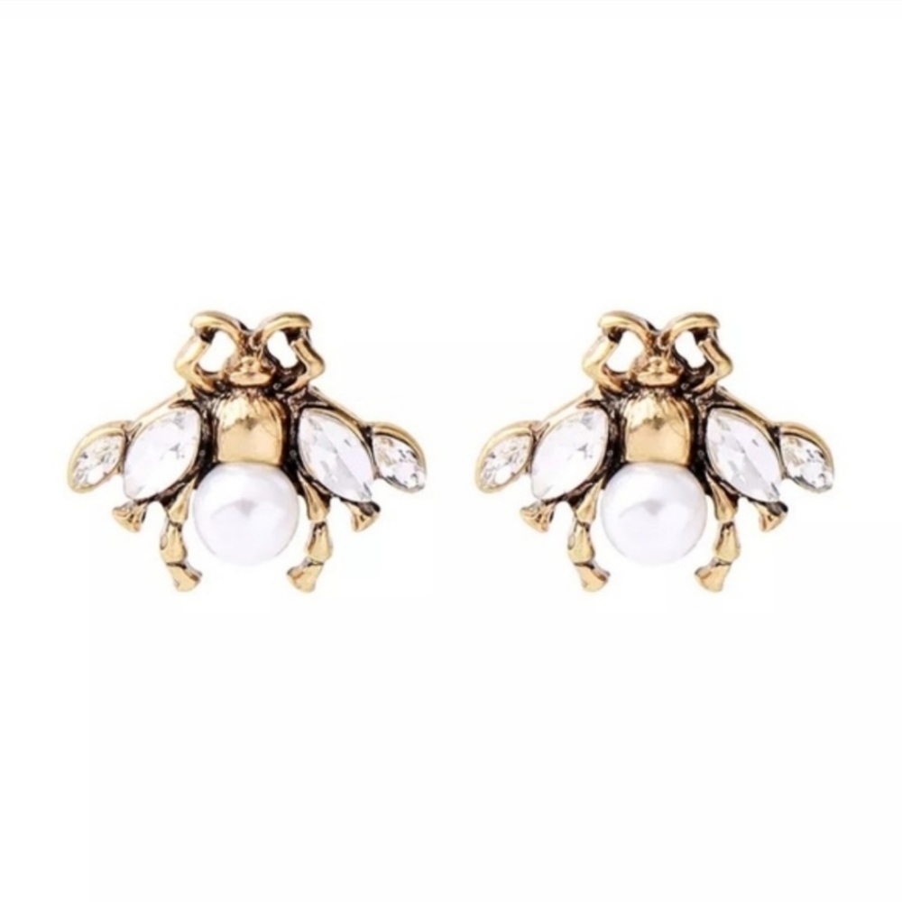 Insect Stud Earrings 💋